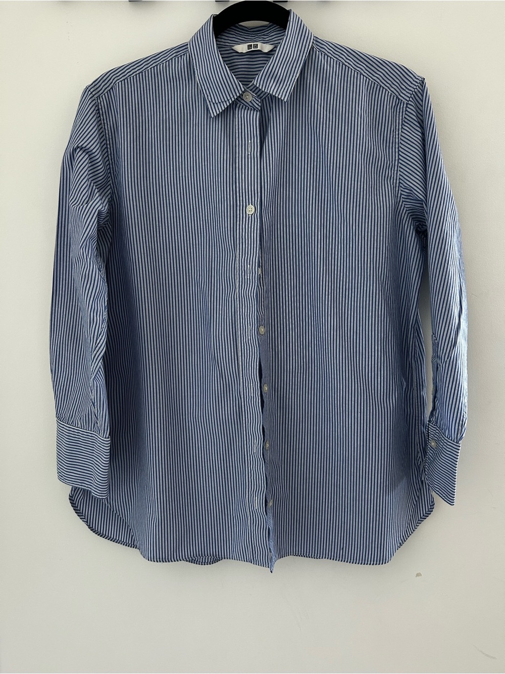 Uniqlo Women Blue and White Striped Dress Shirt